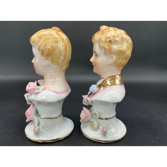 Vintage Ucagco Ceramics Bone China Victorian Couple Salt & Pepper Shakers - Picture 5 of 10